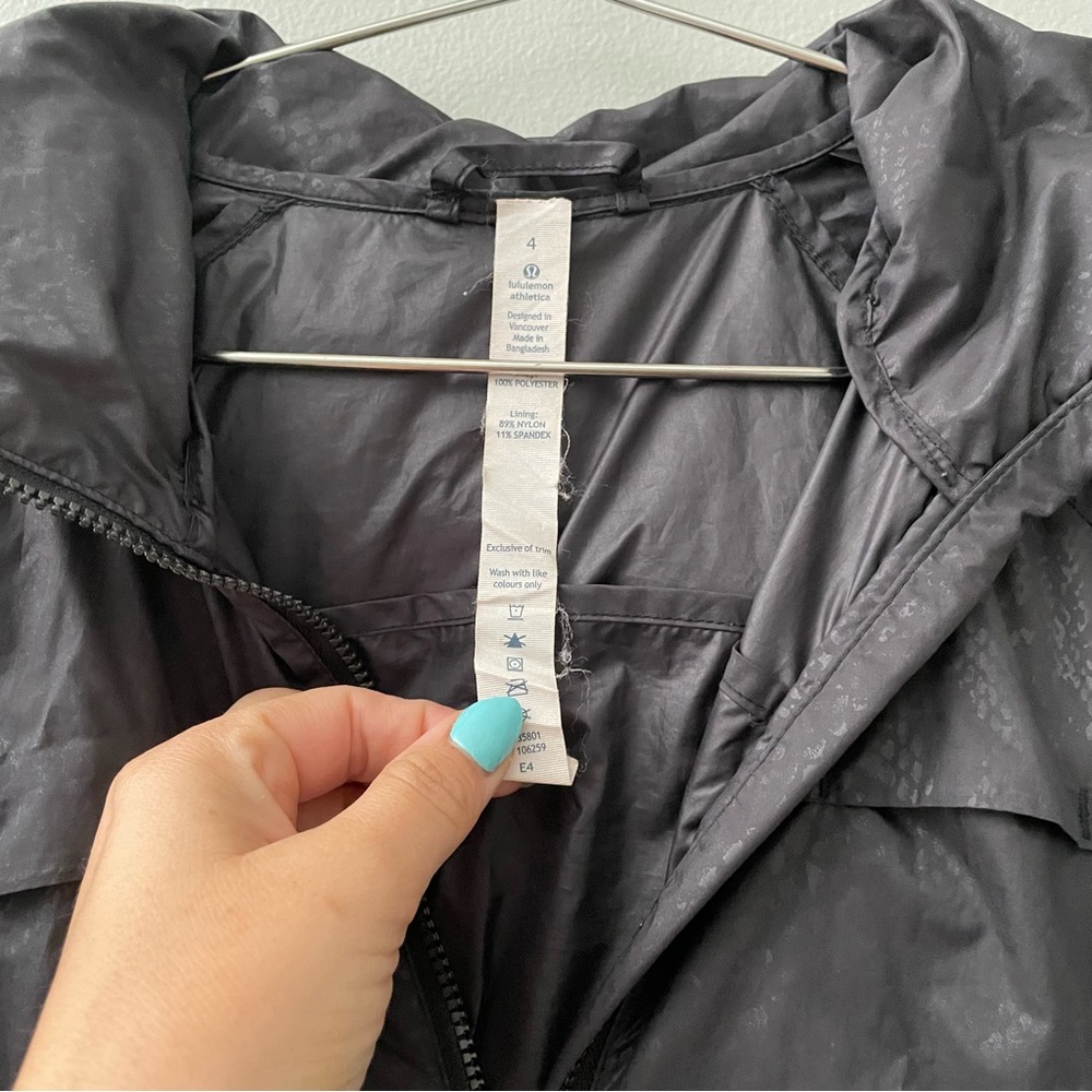 lululemon athletica Black Lightweight Hooded Windbreaker Jacket - Picture 9 of 16